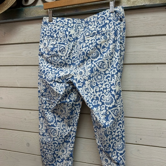Talbots The Perfect Skimmer Pants 8P Blue White Floral Pattern - Picture 6 of 6